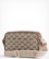 Bolso bandolera Michael Kors Maeve textil logo beige